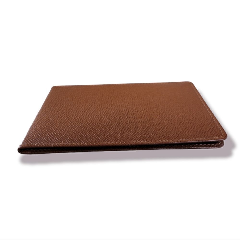 💥ONE DAY SALE💥 LOUIS VUITTON TIAGA brown leather pass case - Picture 6 of 10